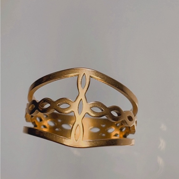 NWT WOMEN'S GOLD STAINLESS STEEL BRAIDED CROSS RING SIZE 10 - Picture 6 of 16